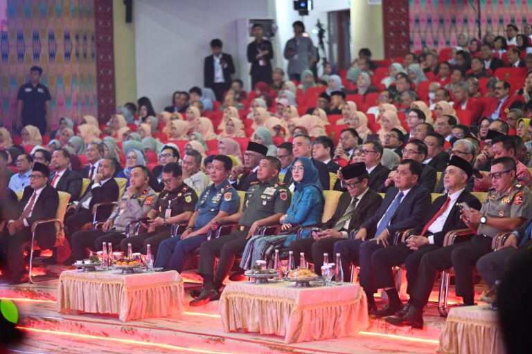 *Kolaborasi Untuk Negeri, Pangdam XIV/Hsn Hadiri Pelantikan Rektor Unhas Periode 2026-2030*