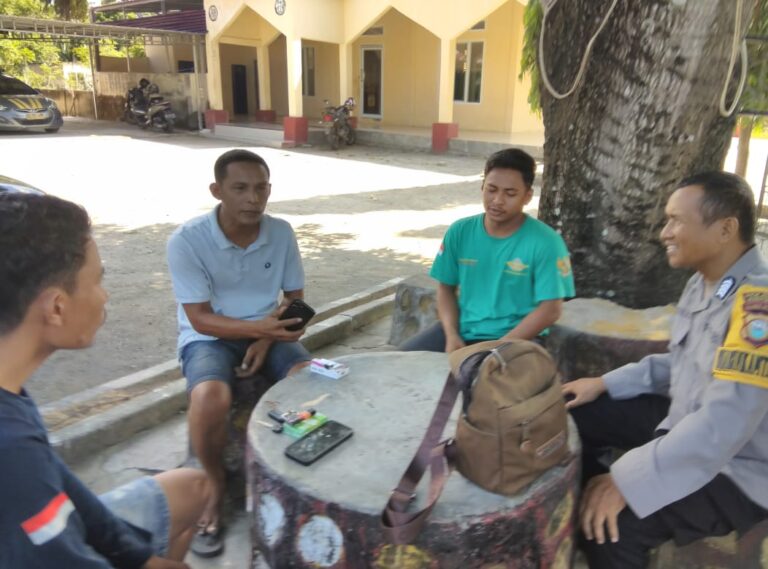 Bhabinkamtibmas Pabiringa Sambang Warga, Kapolsek Binamu Ajak Jaga Kamtibmas