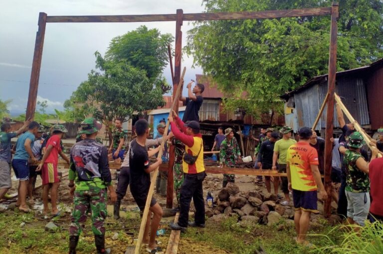 TMMD Ke 128 Tahun 2026 Kodim 1425/Jeneponto: Gotong Royong Tegakkan Tiang Rumah