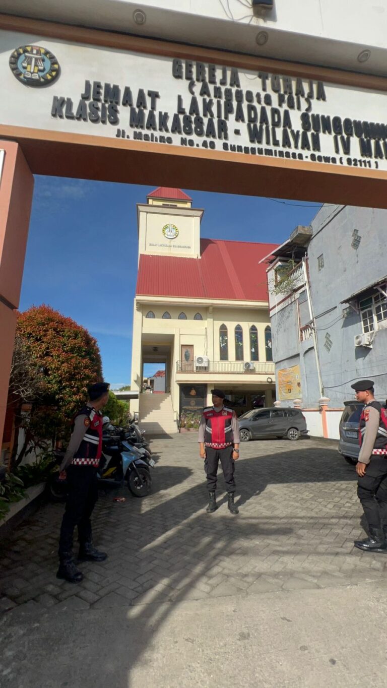 Unit Turjawali 1 Samapta Polres Gowa Gelar Patroli Kota, Sambangi Gereja Antisipasi Gangguan Kamtibmas