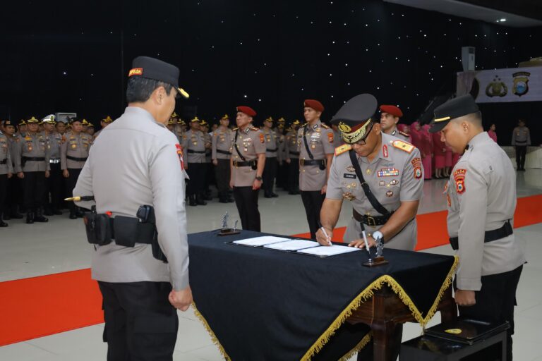 *Kapolda Sulsel Pimpin Pelantikan Wakapolda dan Dirreskrimum serta Sertijab Dirreskrimsus, Tekankan Dukungan dan Soliditas Jajaran*