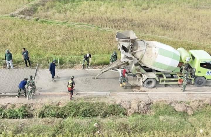 Pengecoran Terus Melaju: Satgas TMMD ke-128 Kodim 1425/Jeneponto Capai 800 Meter Jalan Rabat Beton