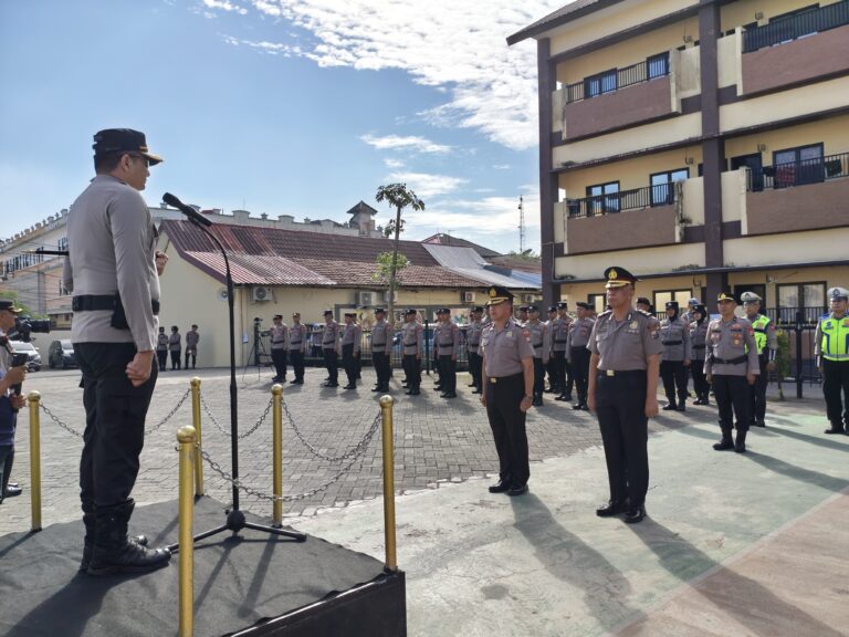 Polres Gowa Gelar Korps Raport, Dua Perwira Terima Kenaikan Pangkat Pengabdian