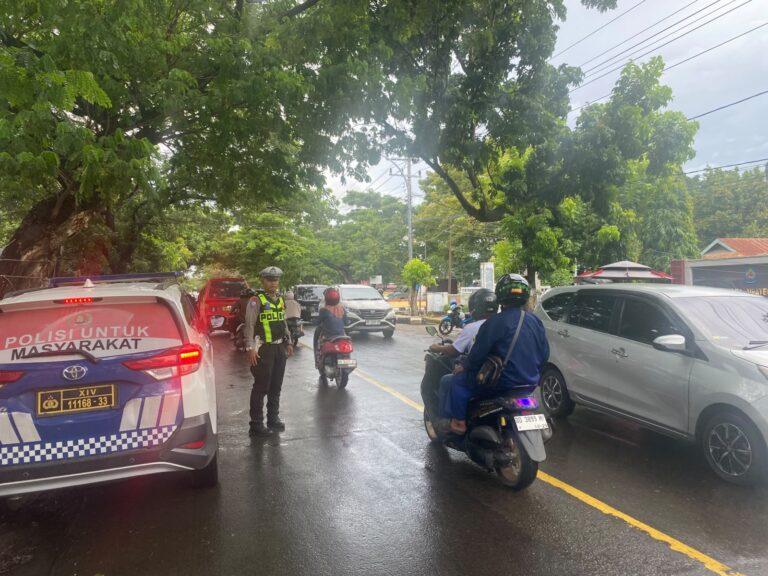 Patroli Lalu Lintas di Jalur Padat Jeneponto, Kasat Lantas: Fokus pada Knalpot Brong dan Parkir Liar