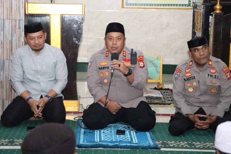 Safari Magrib Kapolres Jeneponto Ajak Masyarakat Jaga Kamtibmas dan Jadikan Masjid Tempat Persatuan