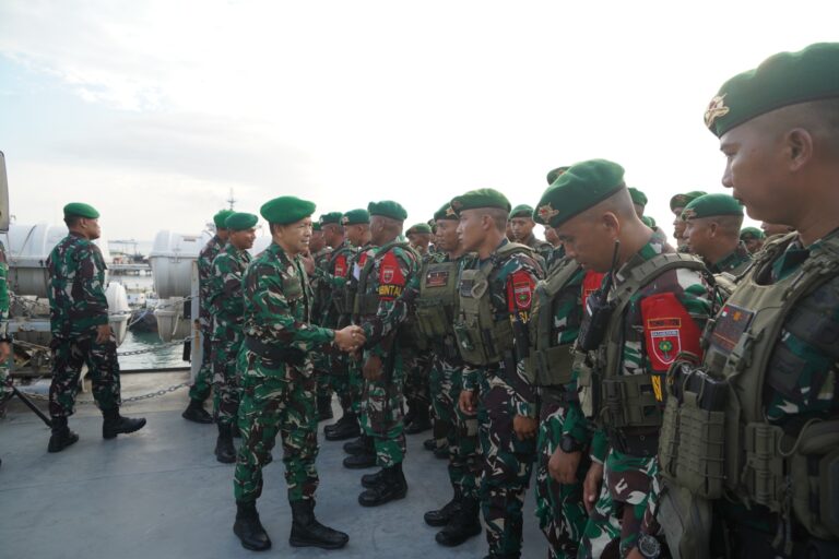 *Kasdam XIV/Hsn Lepas Prajurit Petarung Hasanuddin, Satgas Yonif 726/TML Siap Ditempa Menuju Misi Perbatasan RI–PNG*
