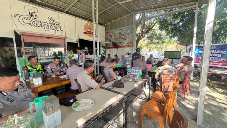Nobar Piala Dunia 2026, Polres Jeneponto dan Warga Eratkan Silaturahmi