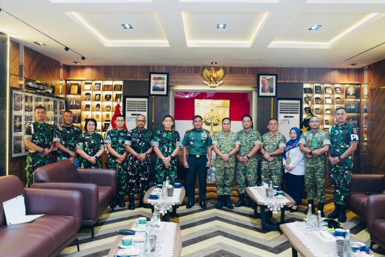 *Perkuat Sinergi dan Penegakan Hukum, Pangdam XIV/Hsn Terima Kunjungan Silaturahmi Kadilmil III-16 Makassar*