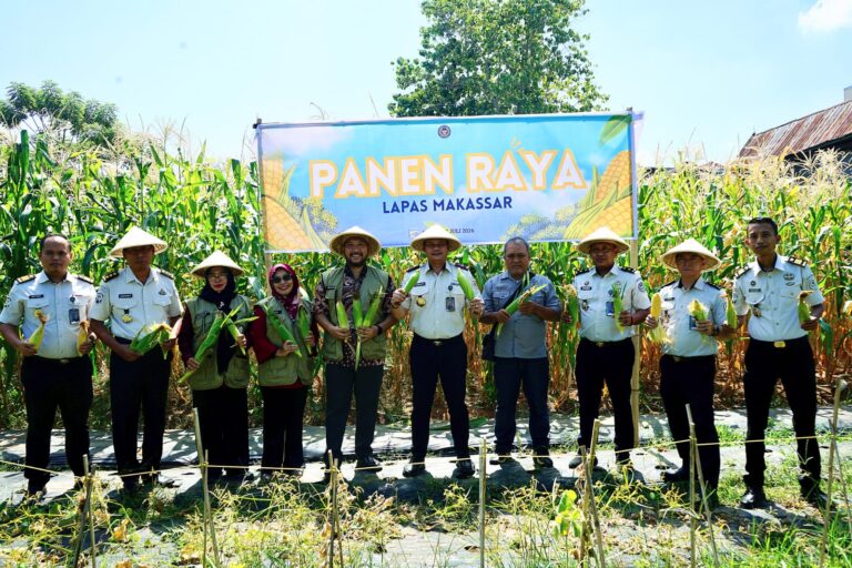 Kalapas Makassar Perkuat Ketahanan Pangan Melalui Panen Raya Jagung SAE