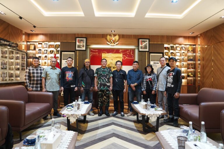 *Pangdam XIV/Hsn Pererat Kebersamaan dengan KPJ Makassar, Tanamkan Semangat Patriotisme kepada Generasi Muda*