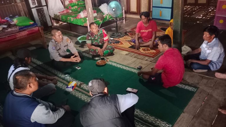 Pastikan Situasi Keamanan Terjaga Bhabinkamtibmas Punagayya Turun Langsung Ke Wilayah Binaan.