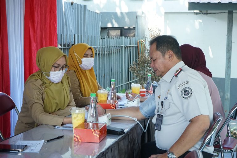 Semarak HUT ke-81 RI, Lapas Makassar Gelar Pemeriksaan Kesehatan Gratis bagi Warga Binaan, Masyarakat, dan Pegawai