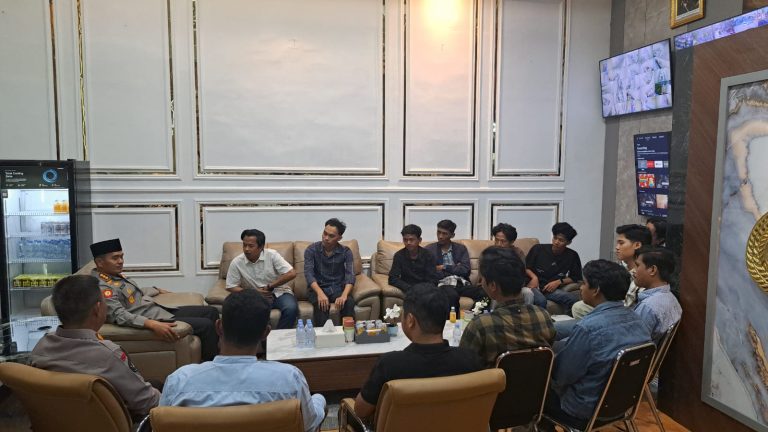 Kapolresta Gowa Bangun Sinergi dengan Media dan Mahasiswa melalui Audiensi