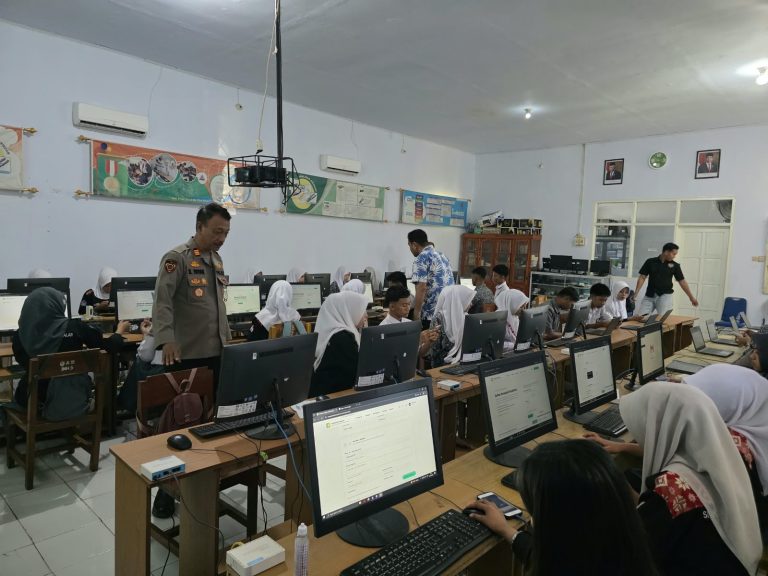 Polres Takalar Edukasi Pelajar Manfaatkan AI secara Cerdas dan Aman