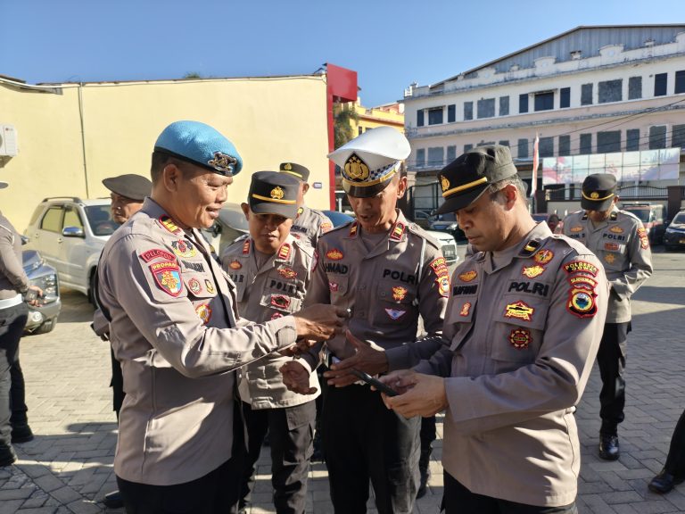 Jaga Disiplin Anggota, Propam Polresta Gowa Gelar Pemeriksaan Ponsel Mendadak
