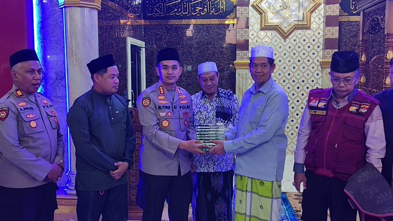 Dari Mimbar Masjid Nur Izzah, Kapolresta Gowa Ajak Jamaah Menebar Kebaikan dan Menjaga Gowa Tetap Aman