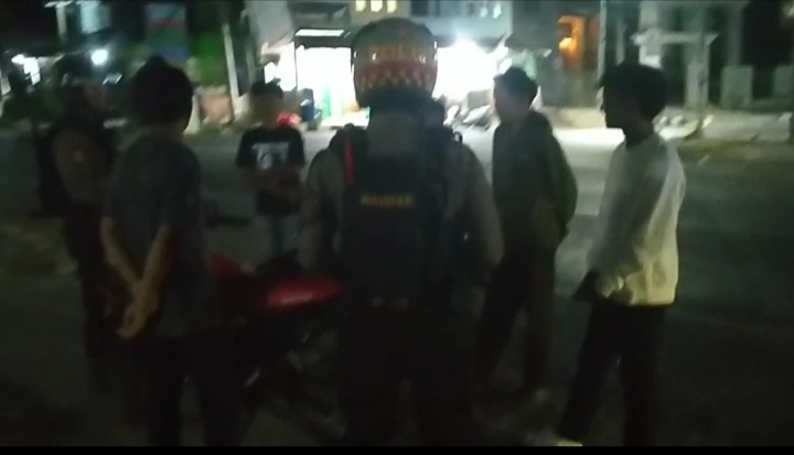 Cegah Kejahatan Jalanan, Sat Samapta Polres Jeneponto Gelar Patroli Mobile Hingga Pelosok Desa