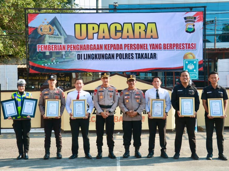 Apresiasi untuk Dedikasi, 7 Personel Polres Takalar Terima Penghargaan