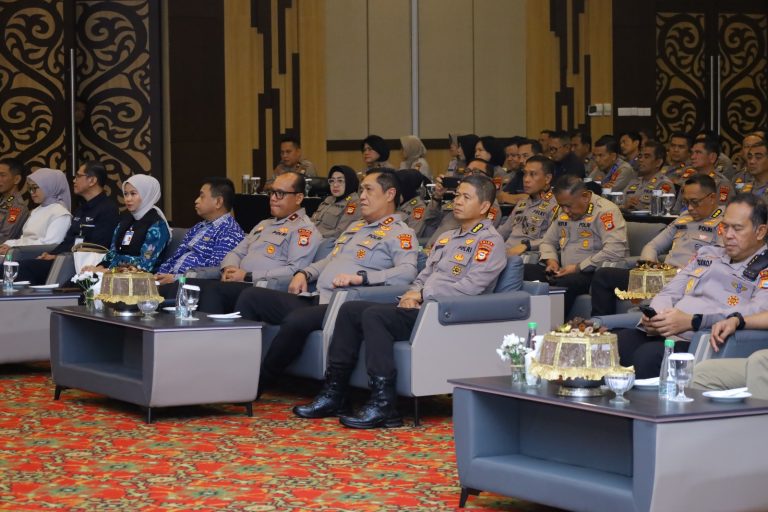 *Kapolda Sulsel Buka Pembekalan PNPP Jelang Purna Tugas, Tekankan Kesiapan Hadapi Masa Pensiun*