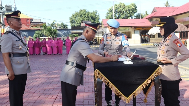 Kapolres Bantaeng Pimpin Sertijab, Pejabat Baru Diminta Segera Adaptasi dan Tingkatkan Pelayanan