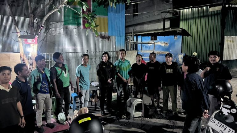 *Patroli Dialogis Dini Hari, Subdit III Ditres PPA dan PPO Polda Sulsel Sampaikan Imbauan Kamtibmas kepada Anak Muda*