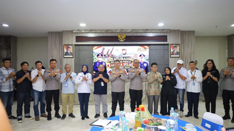 *Kapolda Sulsel Perkuat Sinergi dengan Awak Media, Gaungkan Program EWAKO dan Polisi Bersama Masyarakat*